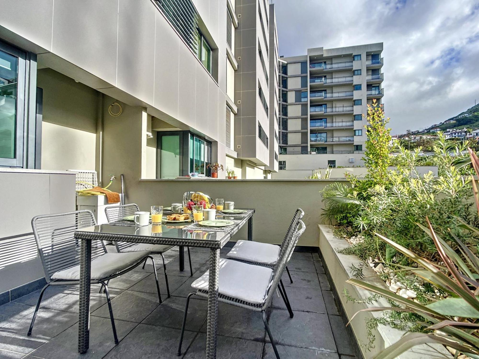 Terrace Apartment By Atlantic Holiday ฟุงชาล ภายนอก รูปภาพ